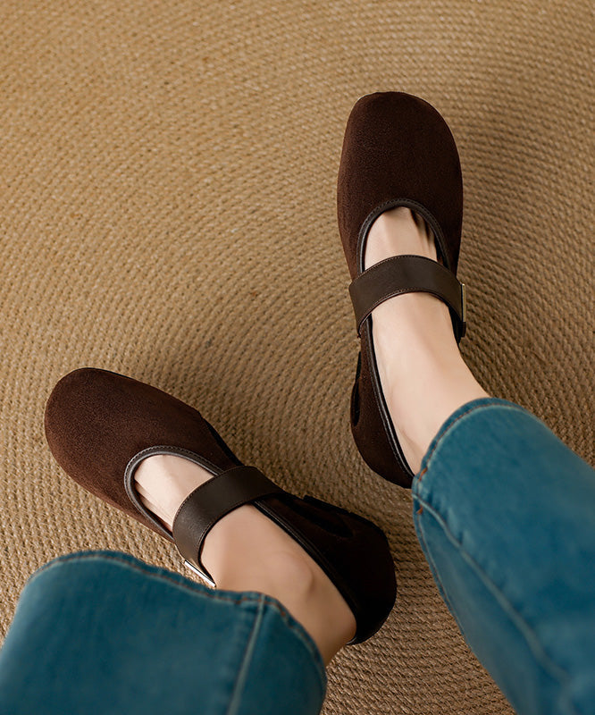 Chaussures compensées en daim marron à brides et boucle pour femme