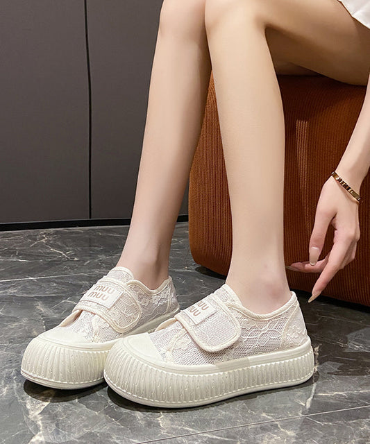 Chaussures plates décontractées en maille beige confortables et respirantes