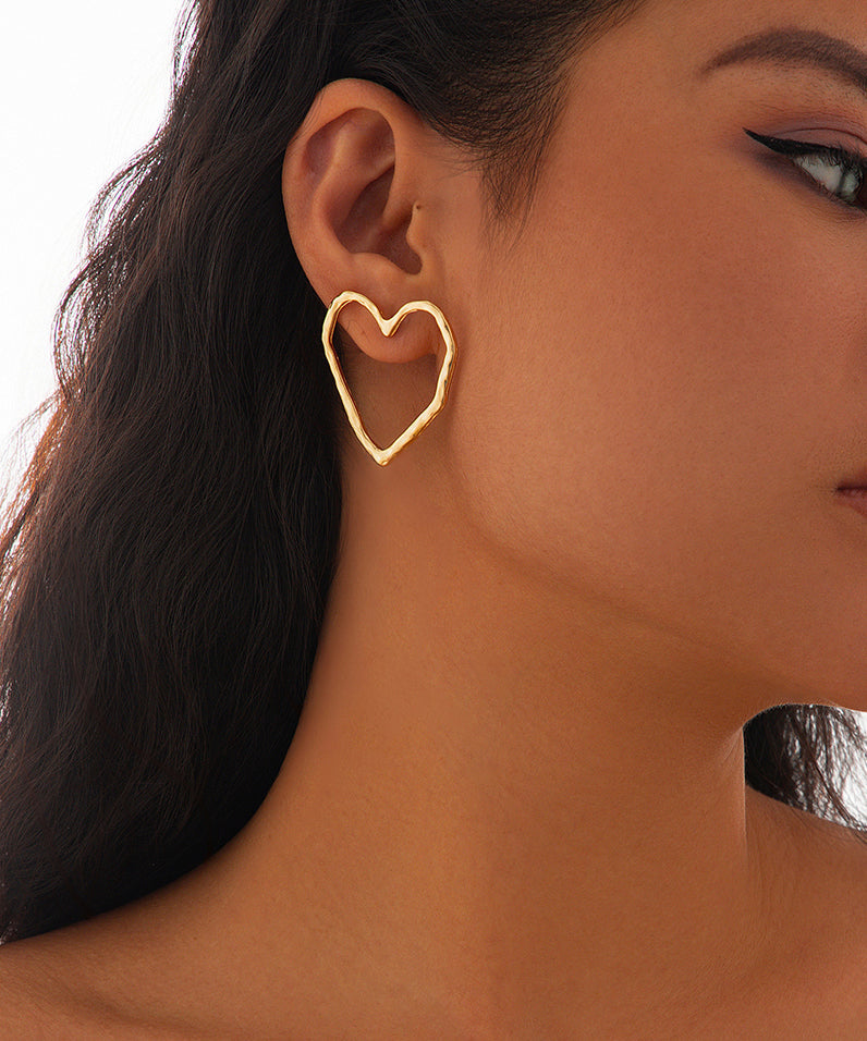 Casual Gold Metal Hollow Out Peach Heart Hoop Earrings QU020