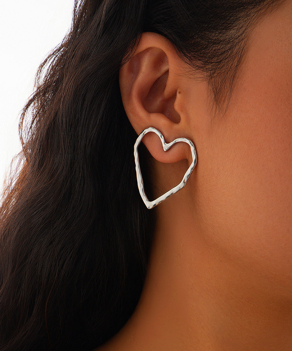 Casual Gold Metal Hollow Out Peach Heart Hoop Earrings QU020