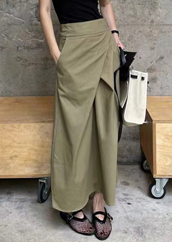 Lässiger Maxi-Patchworkrock mit hohen Khaki-Taschen und asymmetrischer Taille