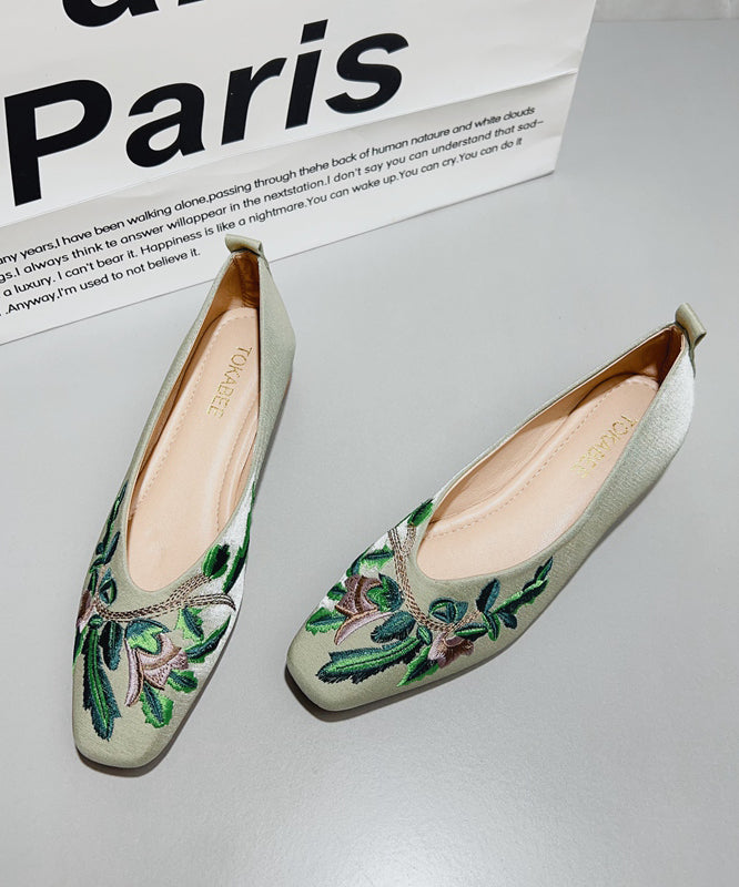 Chaussures plates chinoises brodées en satin vert