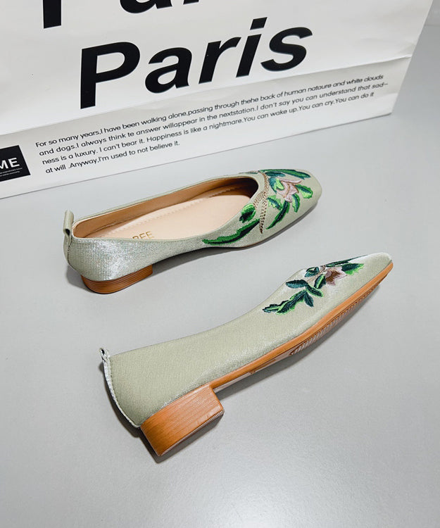 Chaussures plates chinoises brodées en satin vert