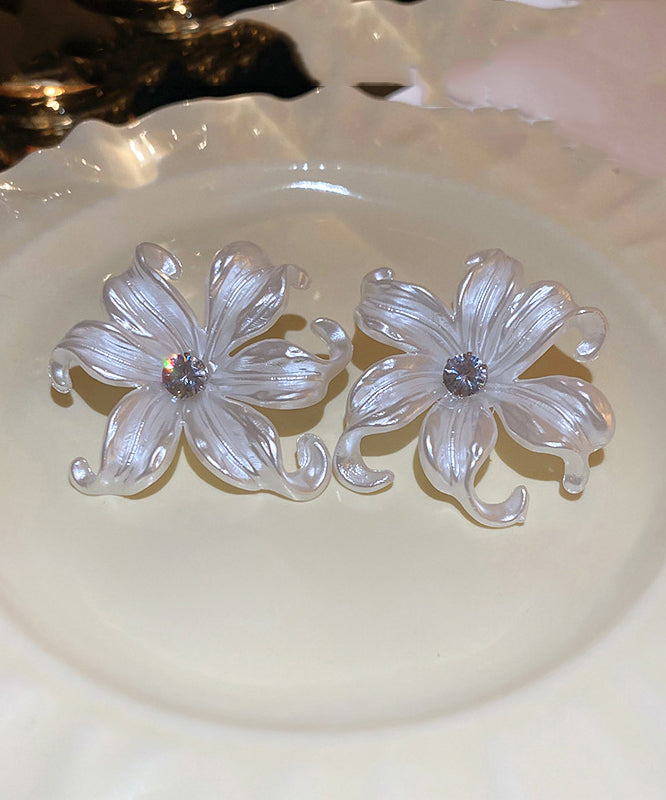 Classy White Acrylic Zircon Floral Stud Earrings ZZ055