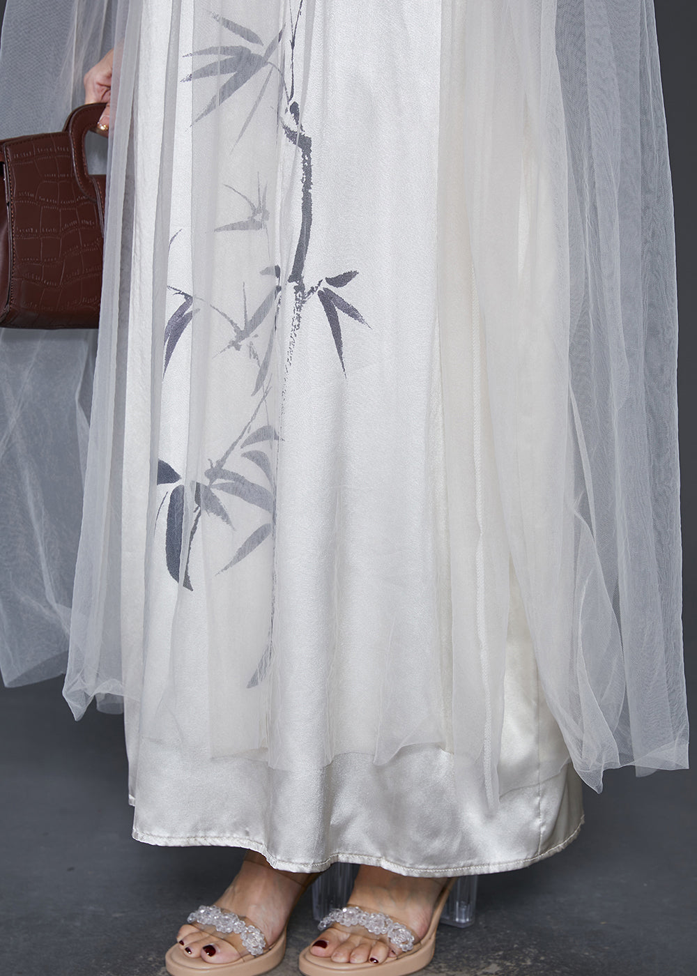 Robe élégante en tulle patchwork à épaules dénudées blanche pour l'été SD1079