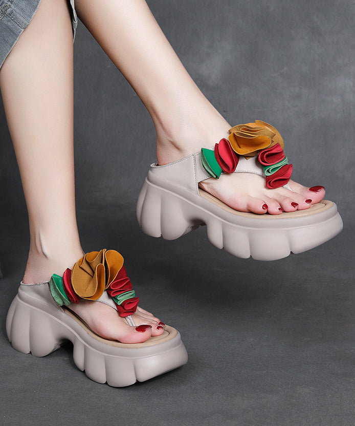 Tongs confortables à plateforme et imprimé floral, noires et fausses