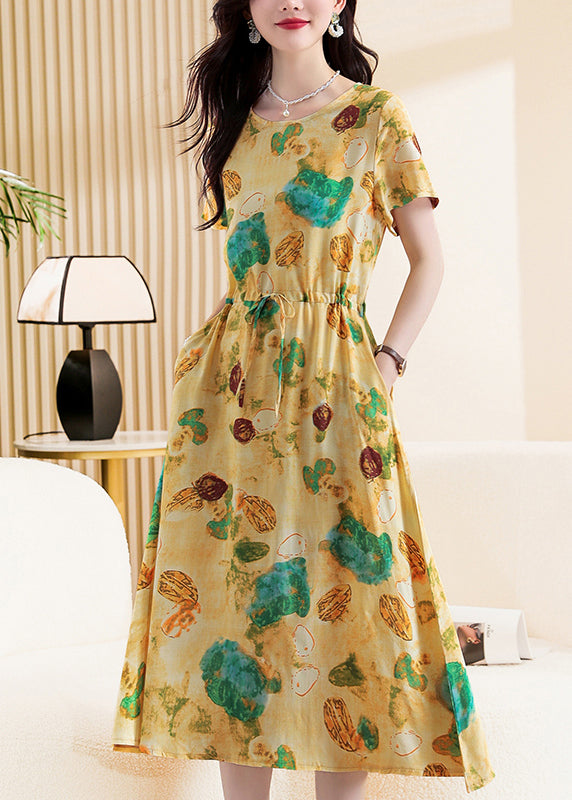 Robe longue à imprimé jaune mignon avec ceinture nouée et manches courtes VB1019