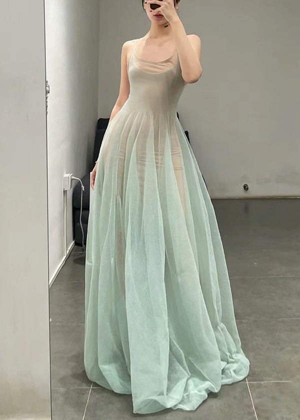 Robe élégante à bretelles spaghetti en tulle vert clair à col rond sans manches KK006