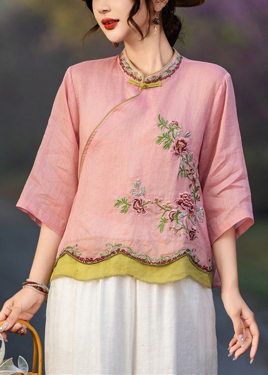 Chemise boutonnée élégante à manches roses avec bracelet brodé en lin