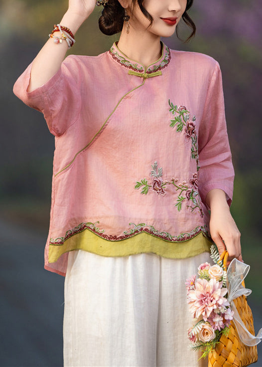 Chemise boutonnée élégante à manches roses avec bracelet brodé en lin