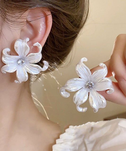 Boucles d'oreilles à tige élégantes en zircon blanc à fleurs II005