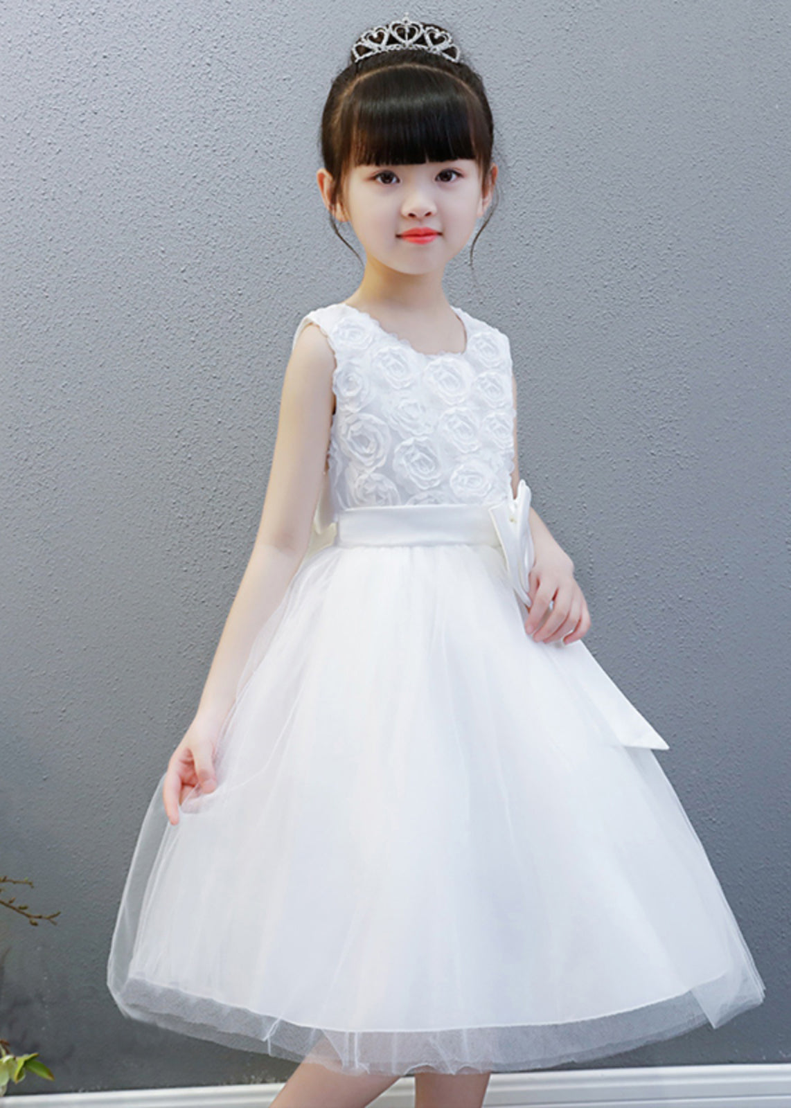 Robe longue blanche élégante à col rond et nœud floral en tulle pour enfants, sans manches, XZ048