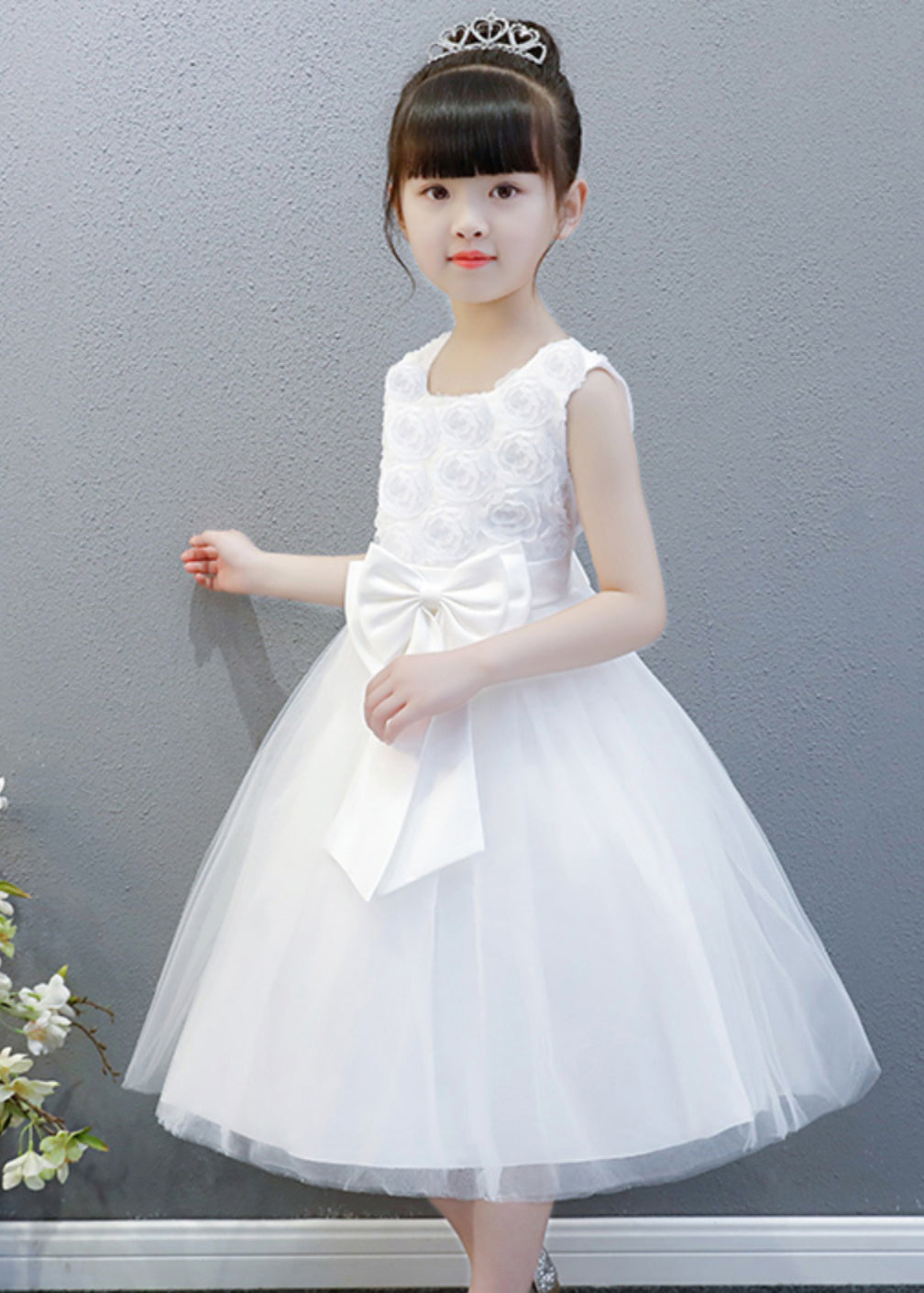 Robe longue blanche élégante à col rond et nœud floral en tulle pour enfants, sans manches, XZ048