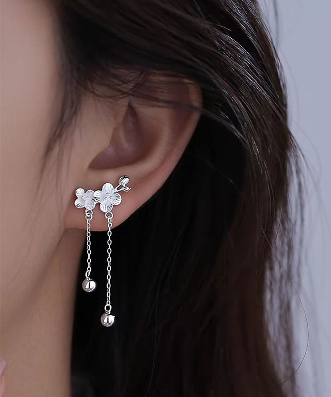 Boucles d'oreilles pendantes élégantes en argent sterling blanc avec pampilles en forme de fleur de prunier QU031