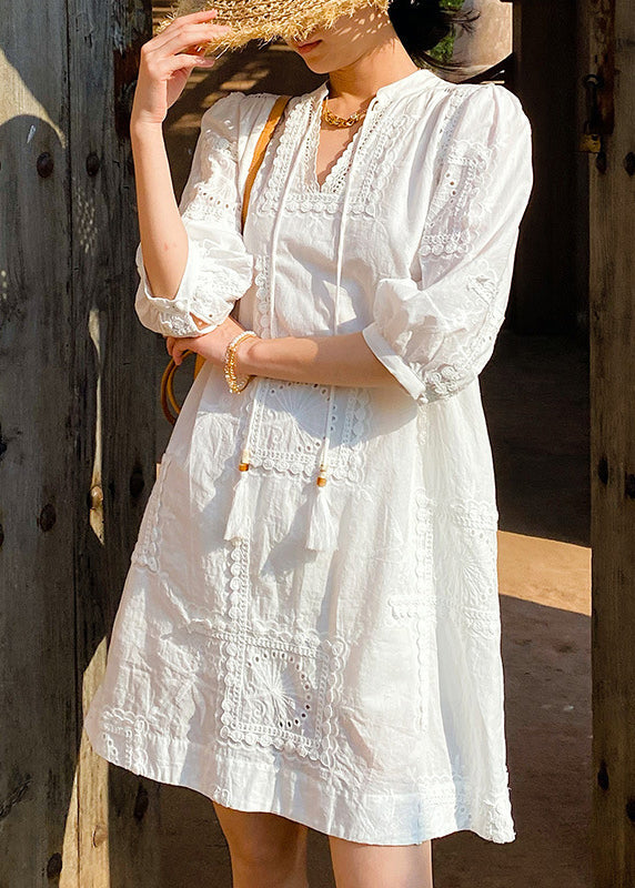 Robe creuse en coton avec poches au cou, élégante, manches en V, blanche