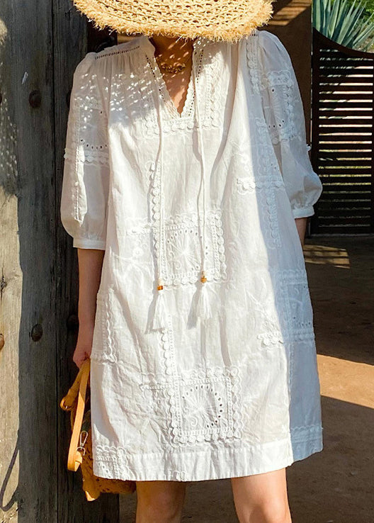 Robe creuse en coton avec poches au cou, élégante, manches en V, blanche