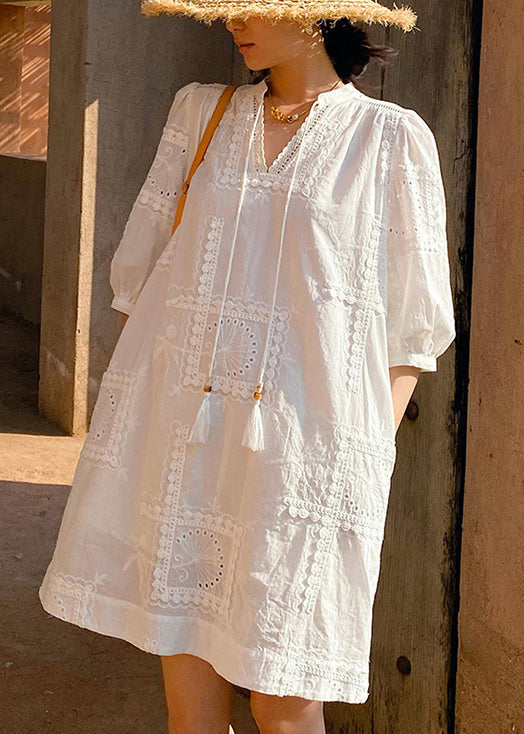 Robe creuse en coton avec poches au cou, élégante, manches en V, blanche
