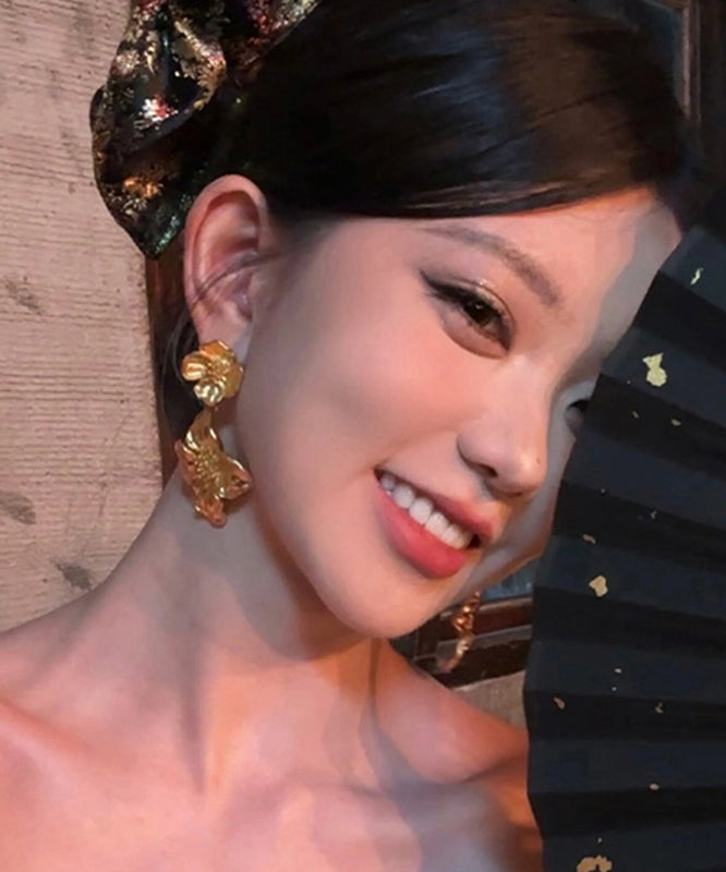 Boucles d'oreilles à tige style ancien floral en or