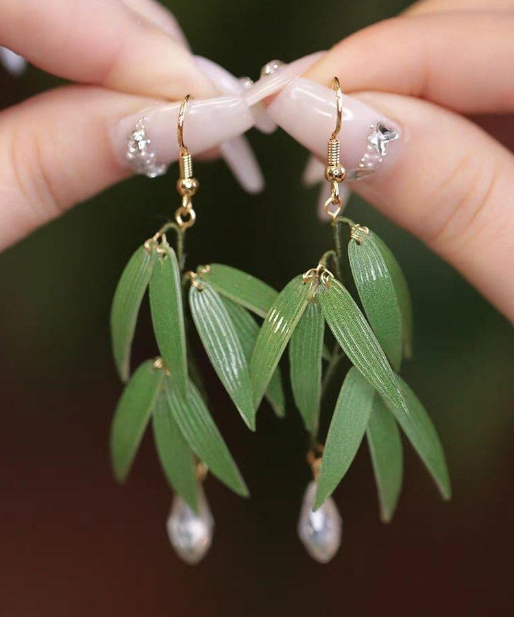 Boucles d'oreilles pendantes en forme de feuille de bambou avec perles surdorées en argent sterling vert ZZ085