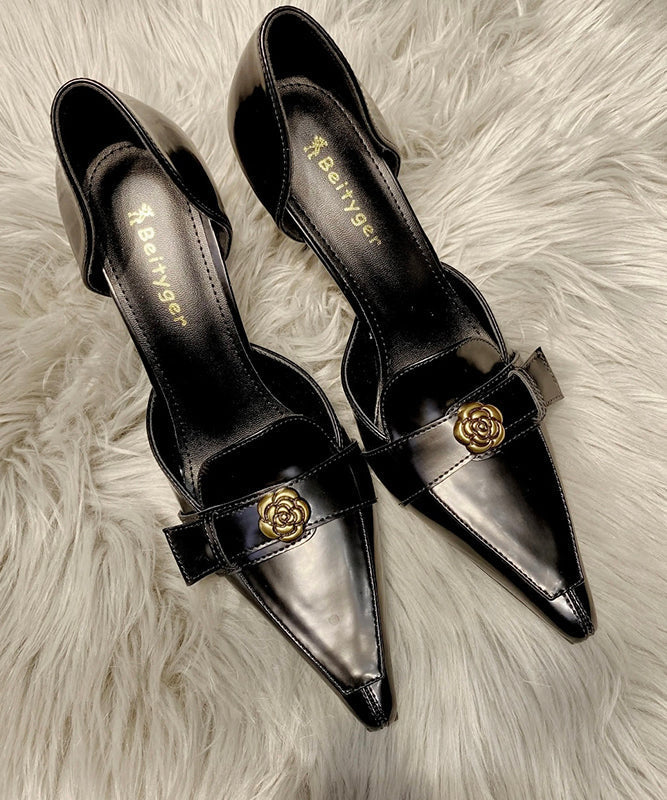 Escarpins à talons aiguilles fins et pointus en peau de mouton noire