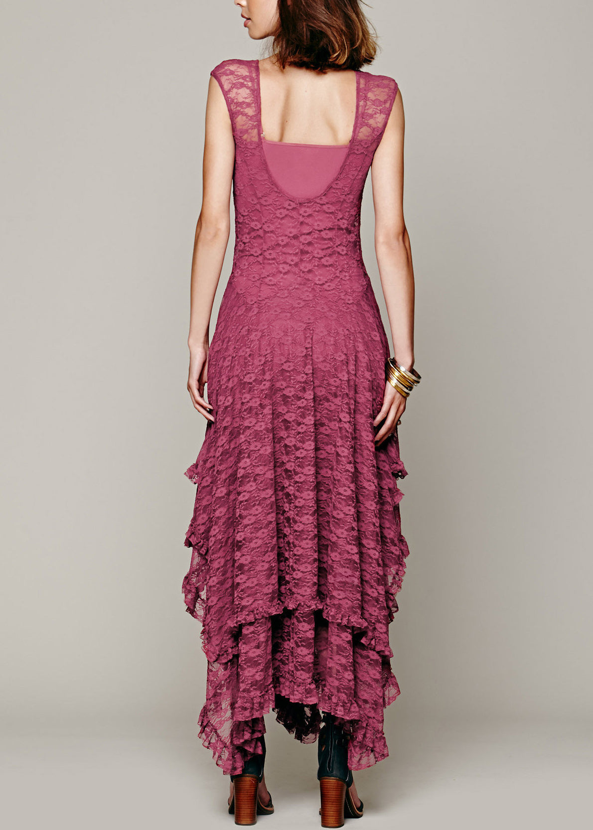 Robe longue asymétrique en dentelle ajourée, coupe ajustée, rose, été, TH051
