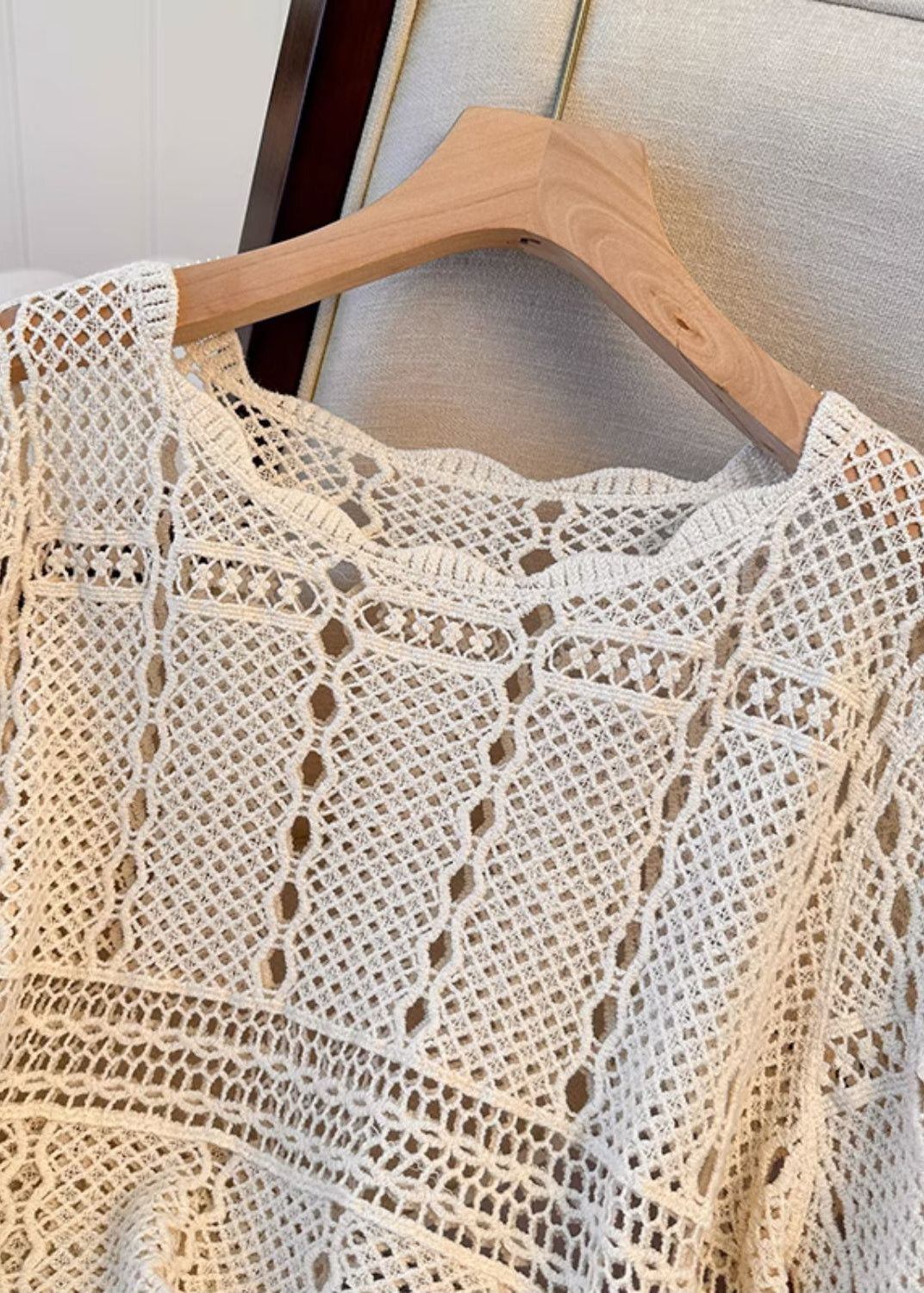 Haut évasé beige à manches creuses et tricot français confortable