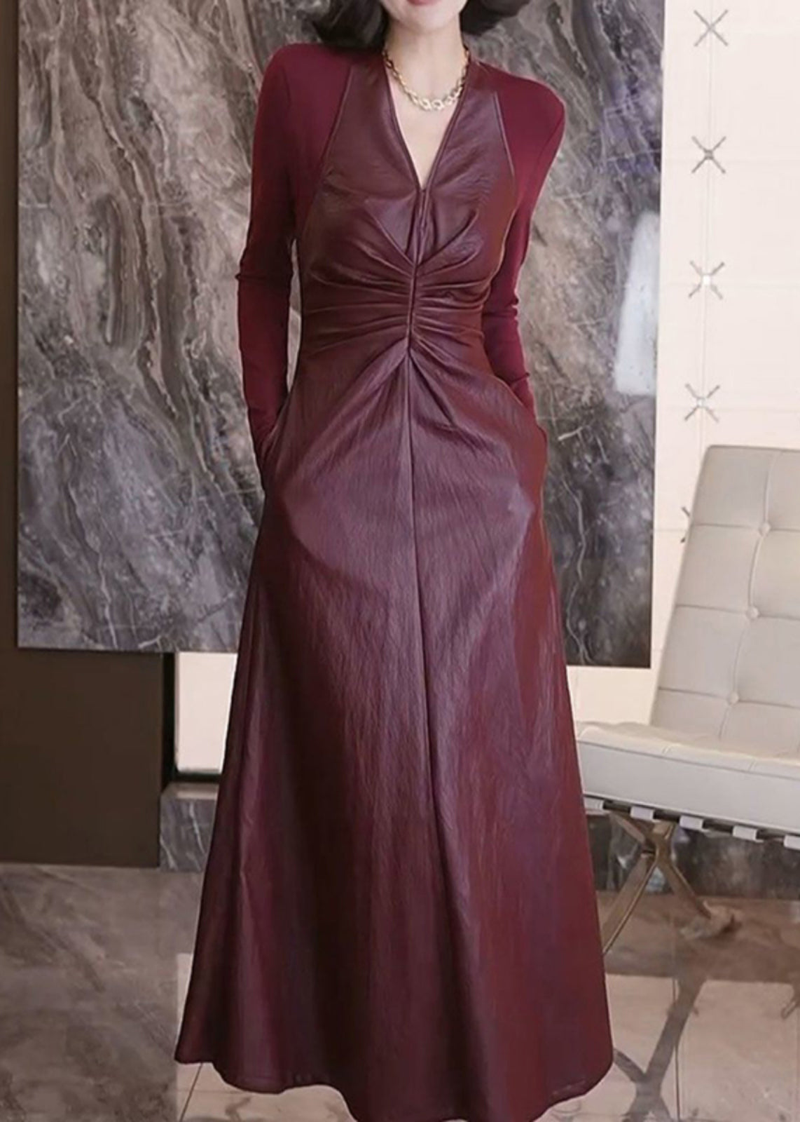 Französisches schwarzes V-Ausschnitt-Falten-Ferien-Maxi-A-Linien-Kleid Frühling RF038