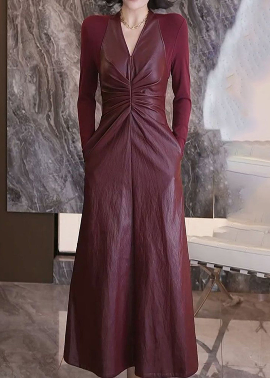 Französisches schwarzes V-Ausschnitt-Falten-Ferien-Maxi-A-Linien-Kleid Frühling RF038