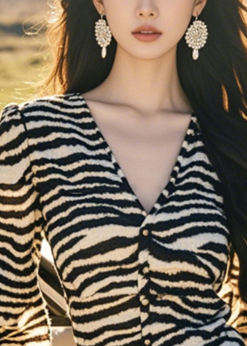 Lantern V Button Leopard French Sleeve Tops Neck