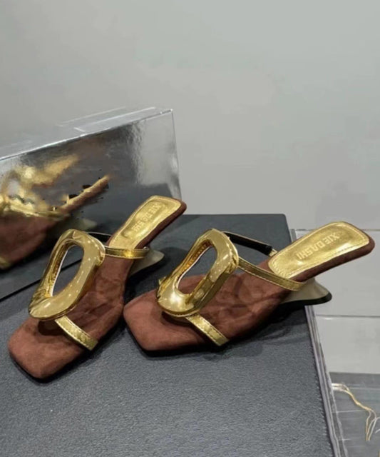 Sandalen mit Keilabsatz und französischem Spleißen aus goldenem Kunstleder OI069