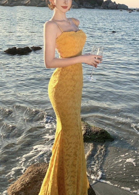 Robe longue à bretelles spaghetti jaune à imprimé queue de poisson