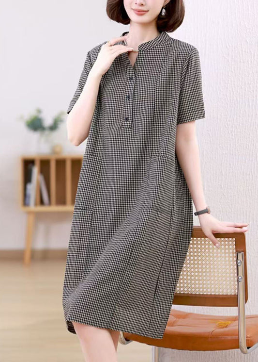 Robes à carreaux et col en lin gris mi-été