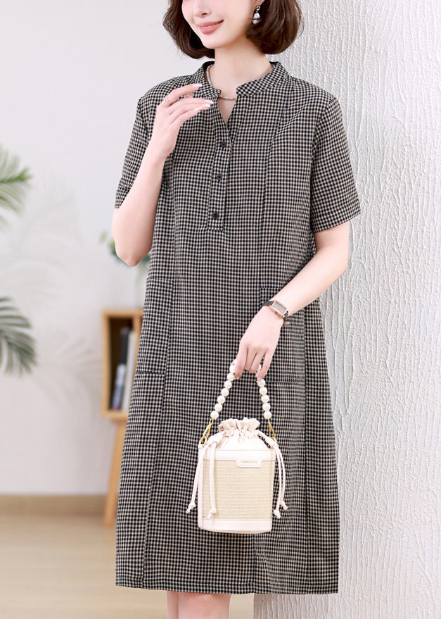 Robes à carreaux et col en lin gris mi-été