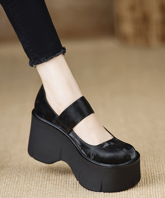 Talons hauts compensés faits main avec boucle et sangle en soie noire YC028