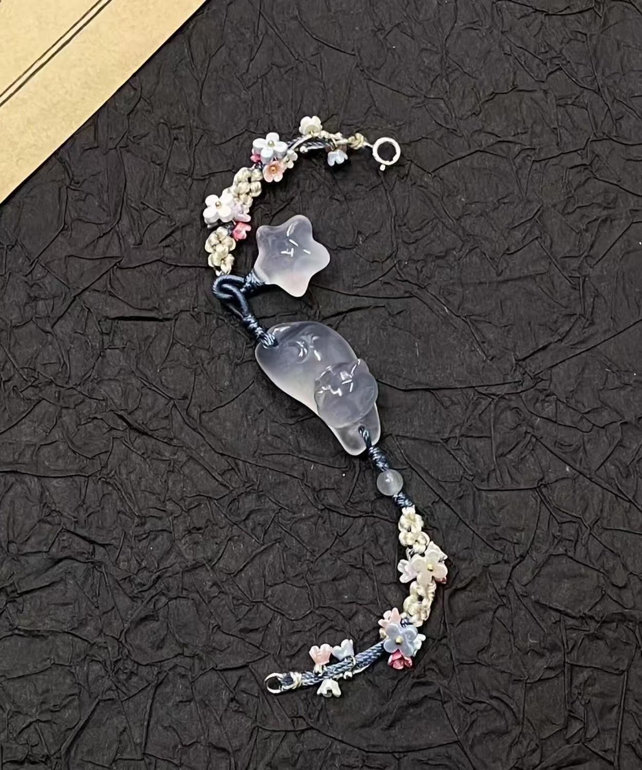 Handgefertigtes Webarmband mit goldenem Stern und kleinen Katzen, süß duftender Osmanthus-Charm TX018