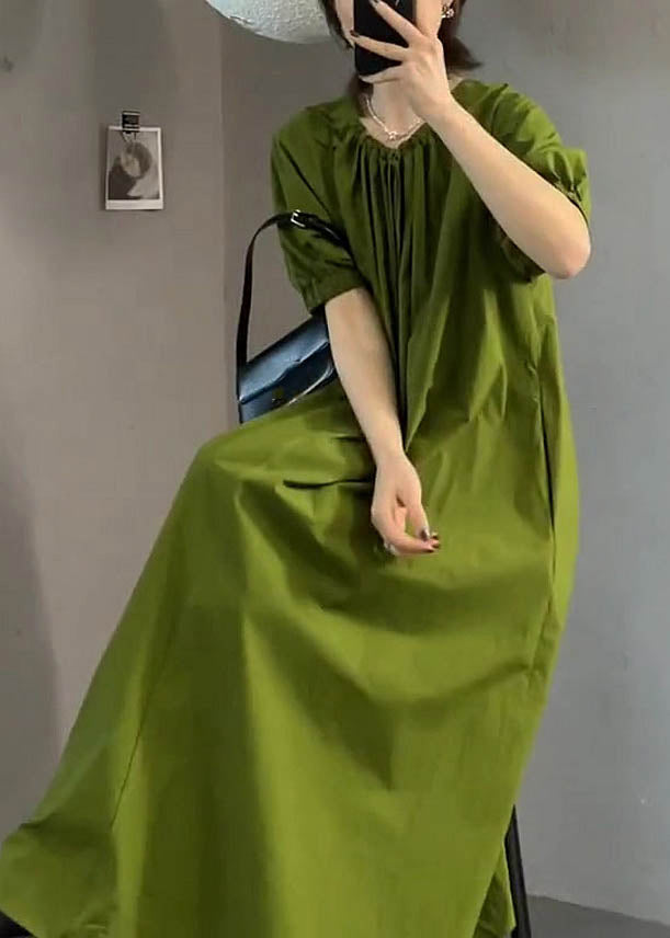 Robe longue en coton froissé vert italien à col rond pour l'été EE1013