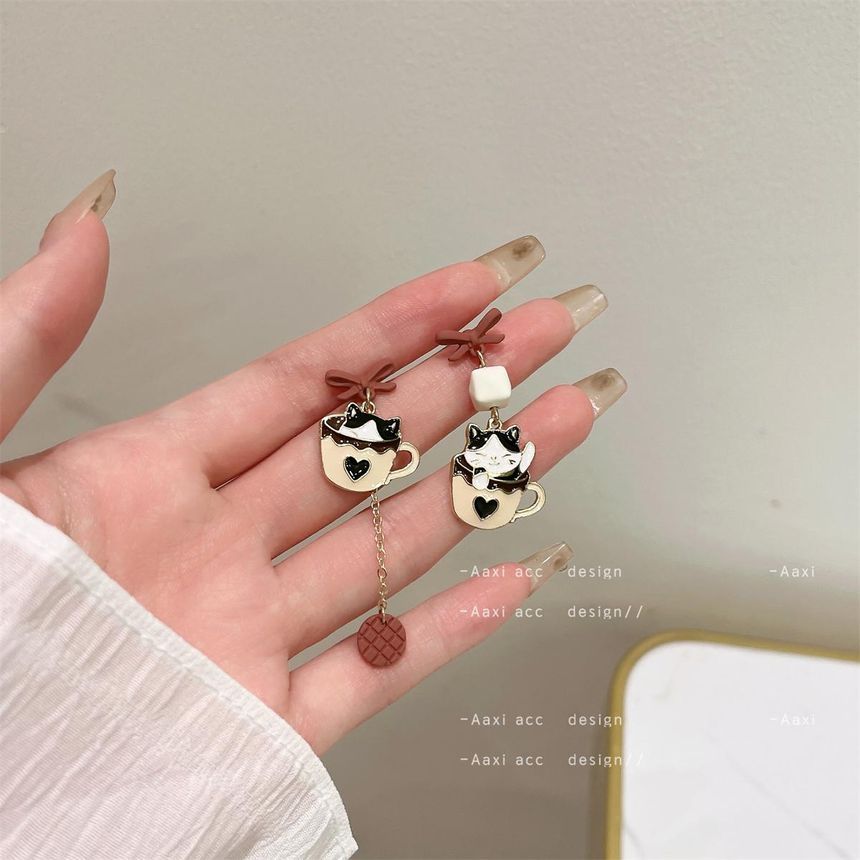 Asymmetrical Drop Cat Earring Clip-On /