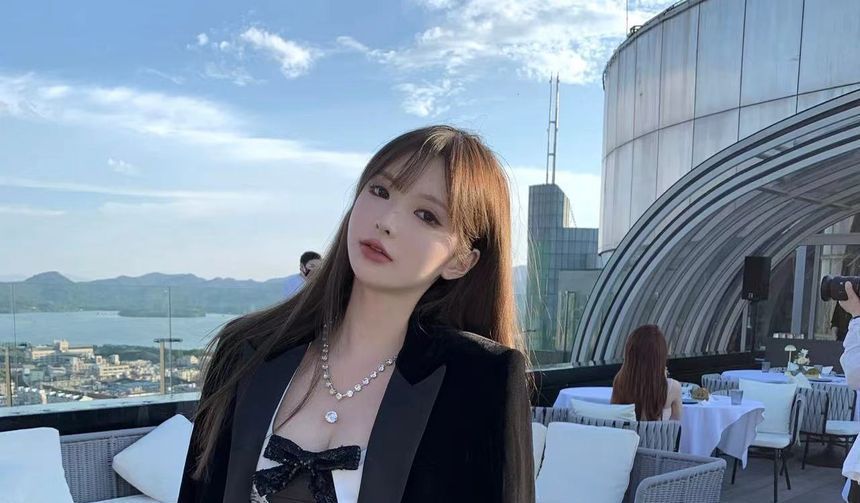 Long-Sleeve Lapel Velvet Mini Blazer Dress