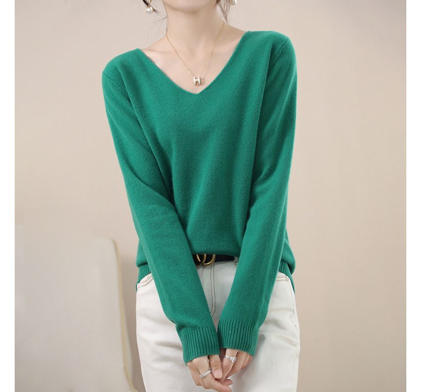 Long-Sleeve V-Neck Plain Woolen Knit Top