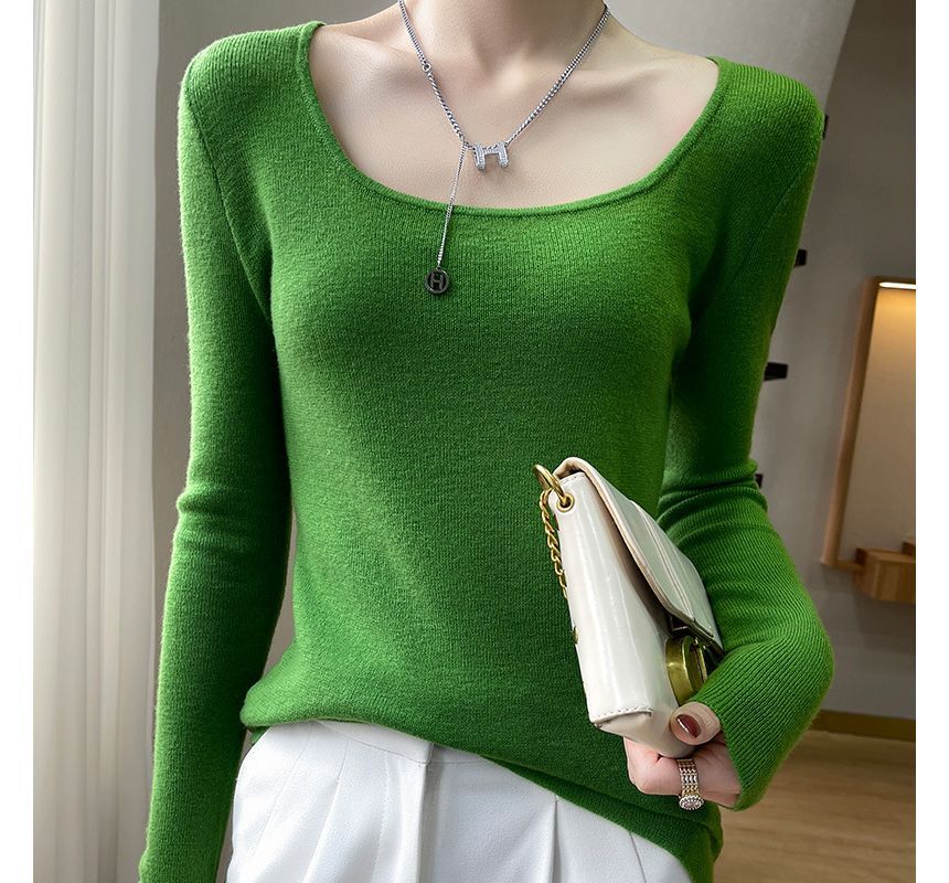 Long-Sleeve Scoop Neck Plain Knit Top