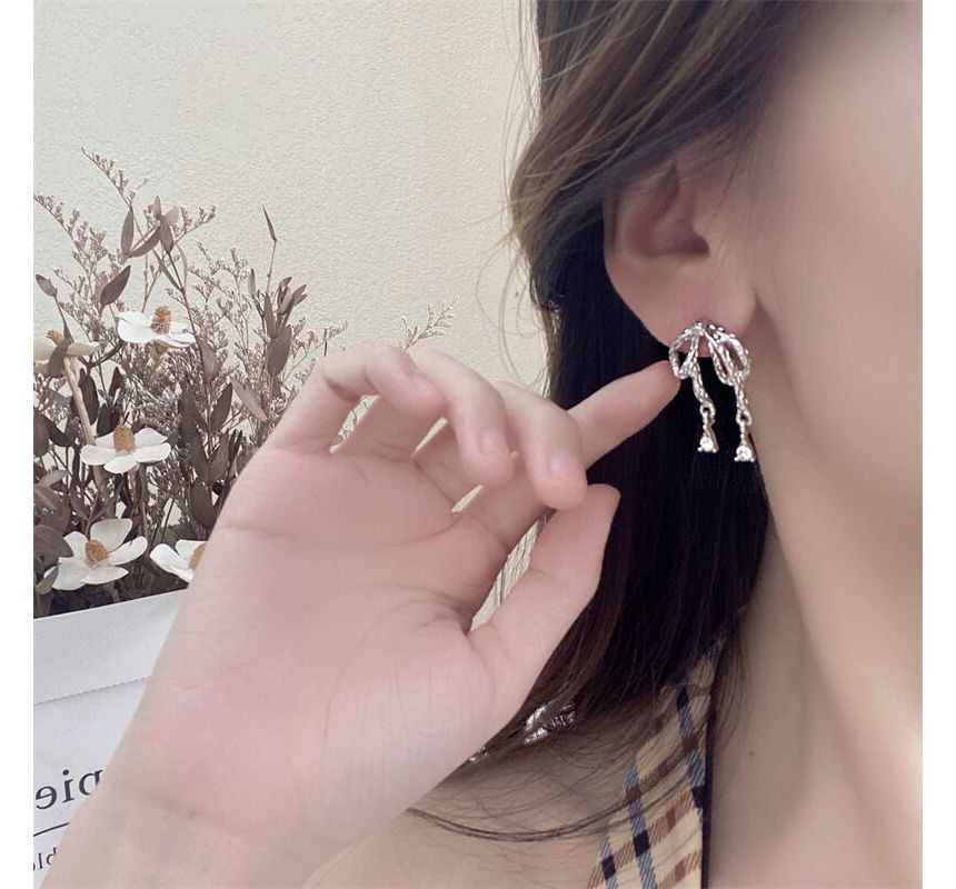 Bow Alloy Earring