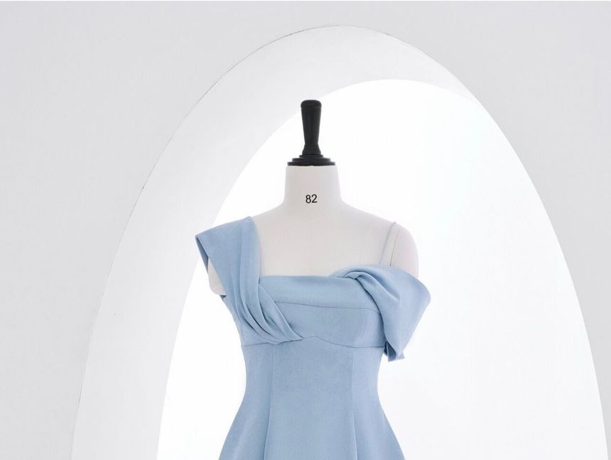 Short-Sleeve Cold Shoulder Plain Ruched Midi A-Line Dress