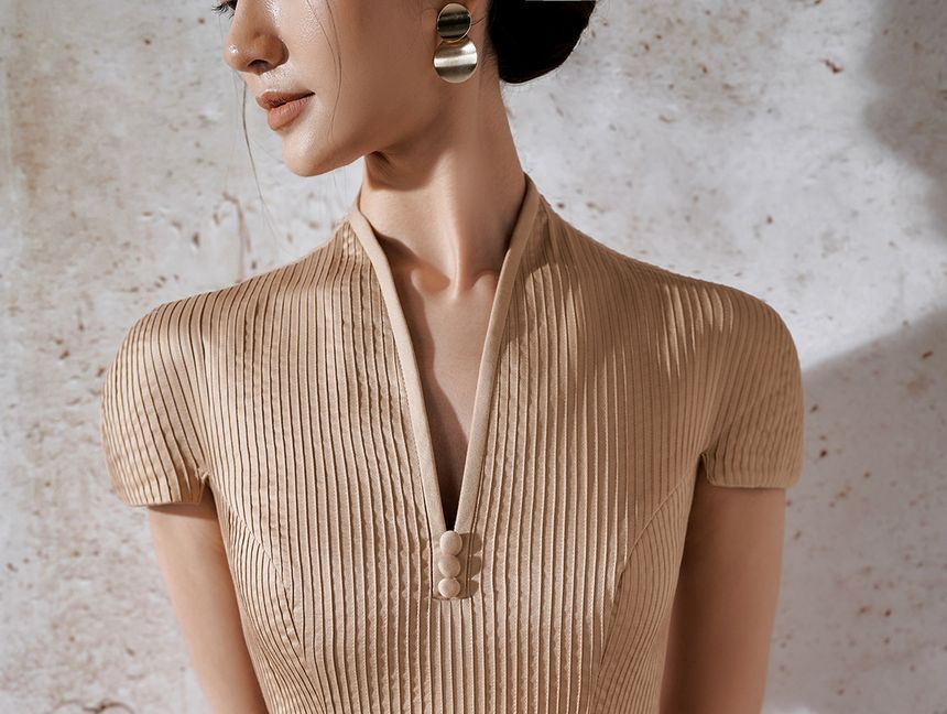 Cap-Sleeve V-Neck Plain Pleated Button Midi A-Line Dress