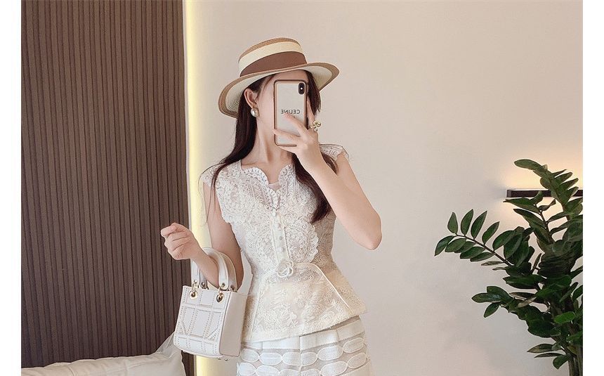 Set: Sleeveless Plain Faux Pearl Lace Blouse + High Waist Mesh Shorts