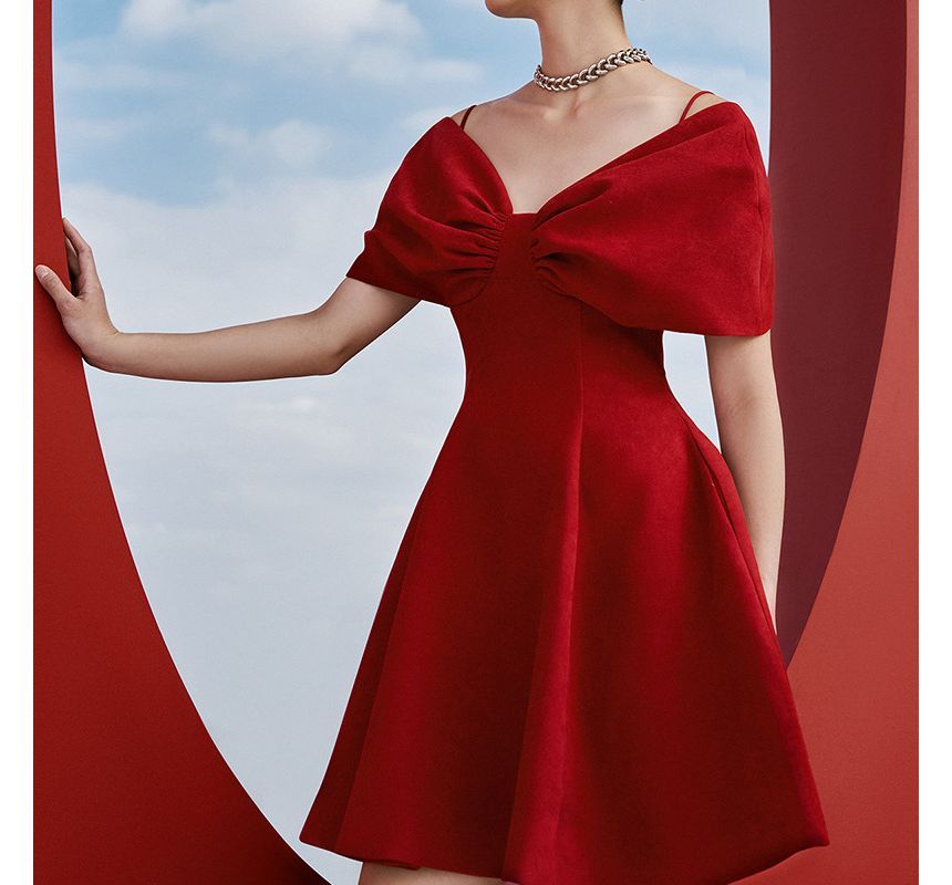 Short-Sleeve V-Neck Plain Ruched Mini A-Line Dress