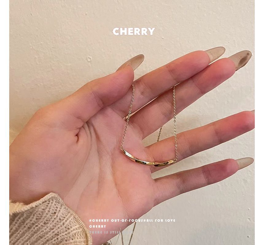 Twisted Necklace Bar