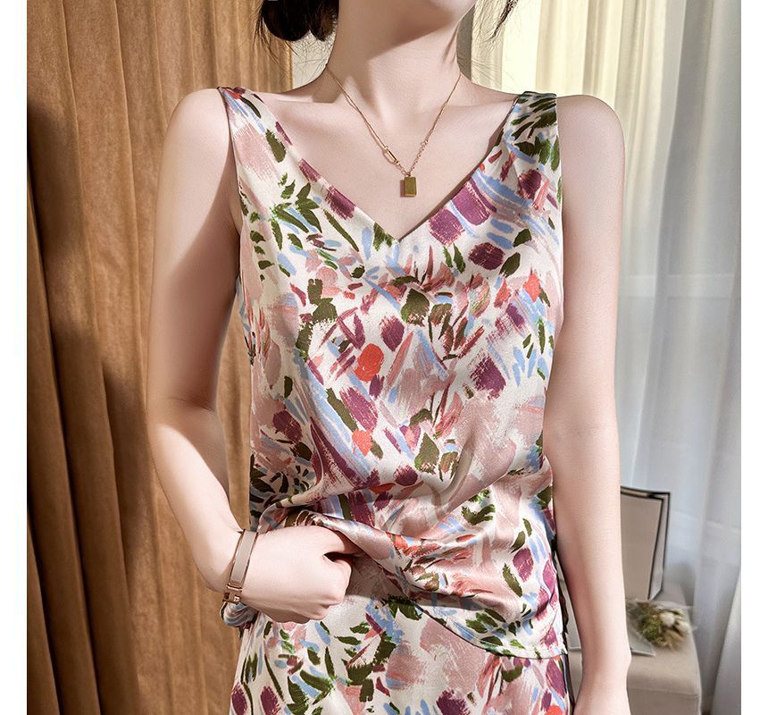 V-Neck Floral Print Cami Top