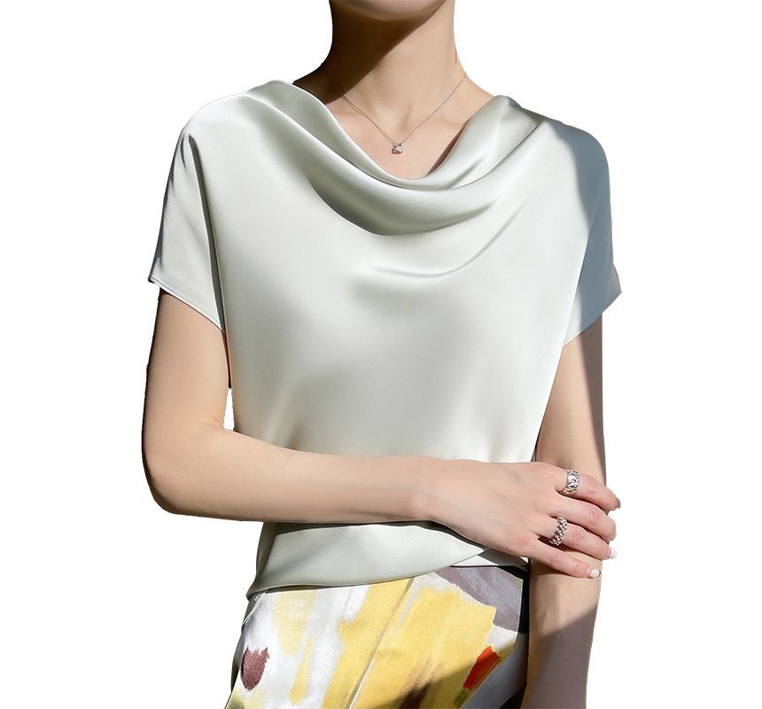 Short-Sleeve V-Neck Plain Knit Top