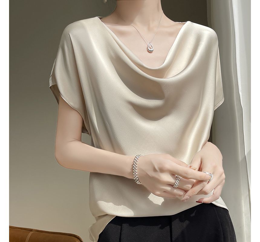 Short-Sleeve V-Neck Plain Knit Top