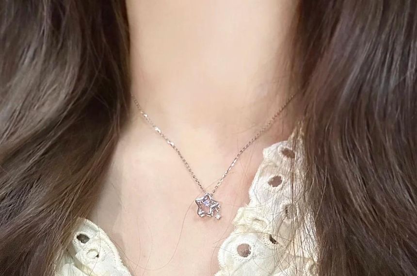 Star Pendant Choker Alloy